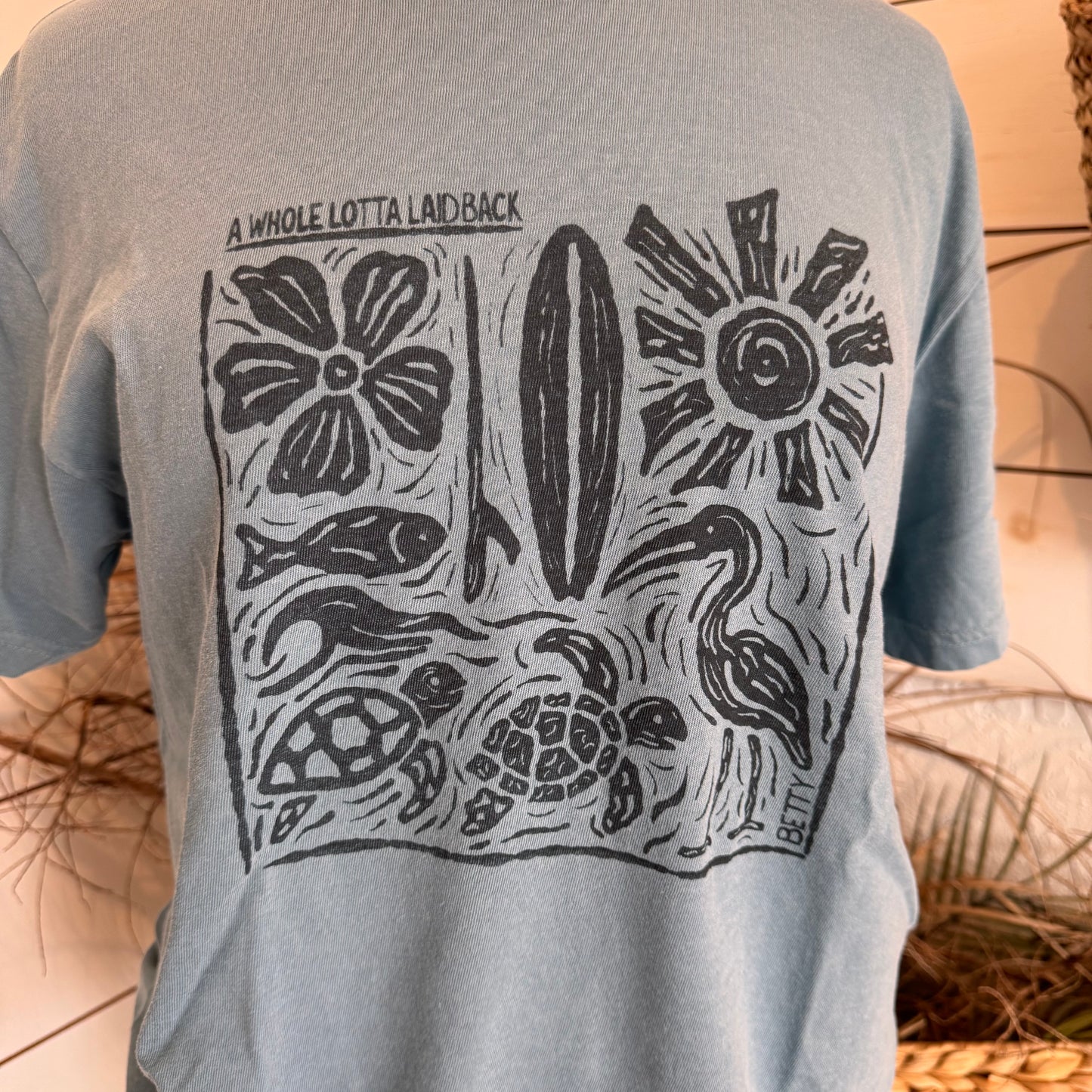 While lotta Laid back Tee Blue unisex