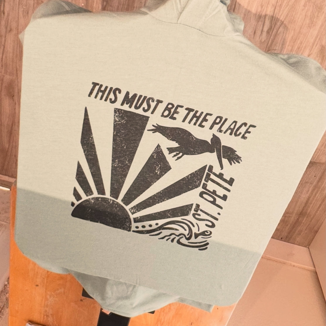 St Pete This must be the place … Longsleeve hooded unisex