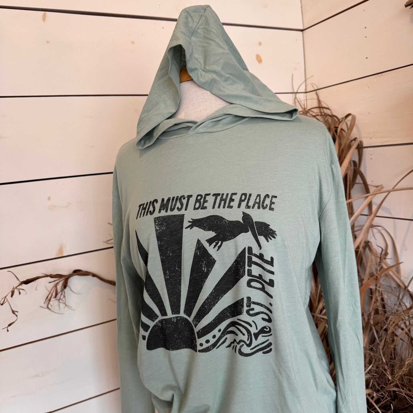 St Pete This must be the place … Longsleeve hooded unisex