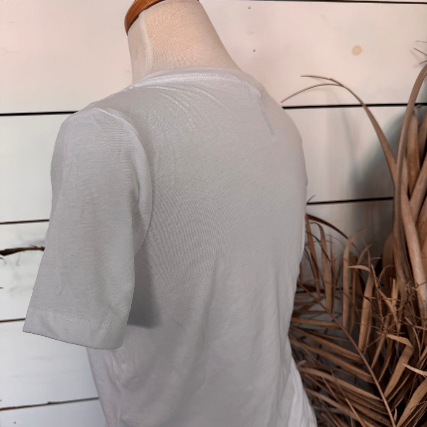 PAG Shelling Women’s V neck Top