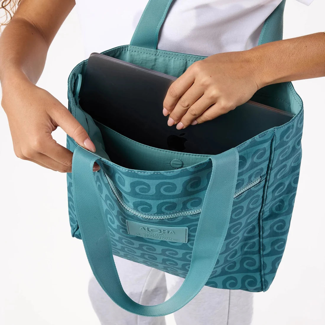 Party wave daily tote tide aloha